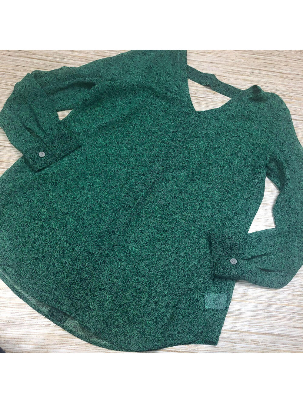 2975 CABI V-neck V-Back "Bountiful" semi-sheer Long sleeve top GREEN NAVY sz M
